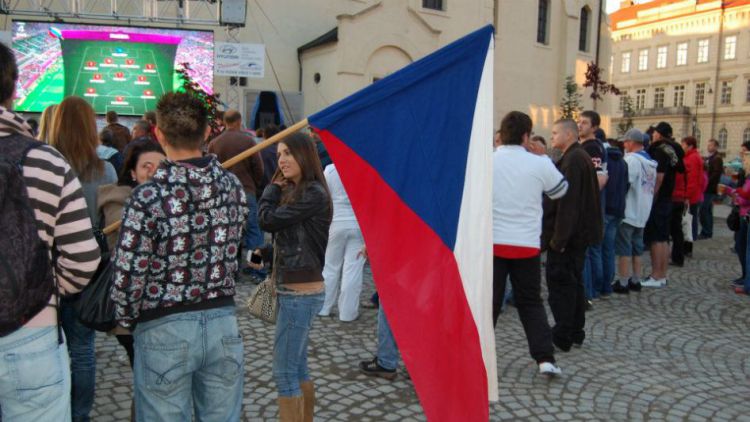 Čechy dneska čeká první zápas na ME, sledovat ho můžete na náměstí TGM