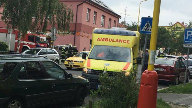 Sražený chlapec na přechodu v Milínské utrpěl těžké zranění