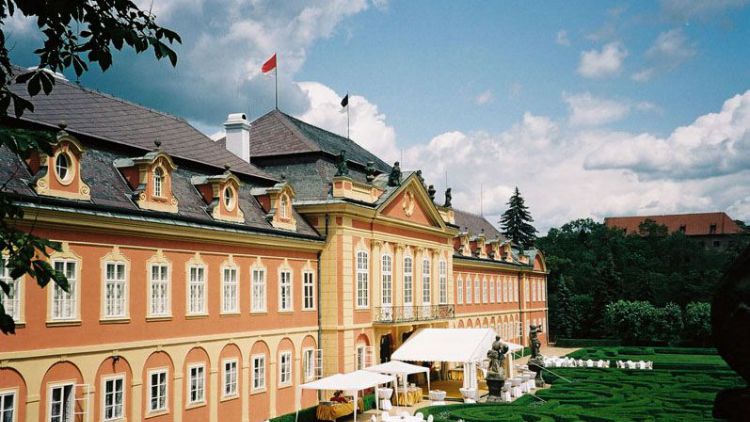 Lucie Bílá vystoupí v září na zámku Dobříš