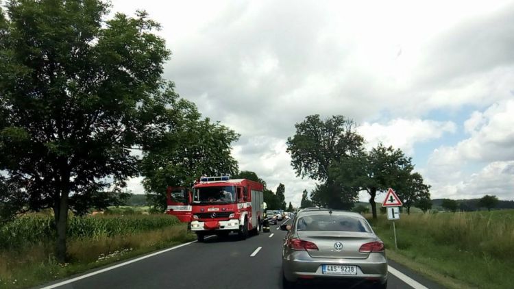 Nehoda u Vrančic komplikuje provoz po Strakonické