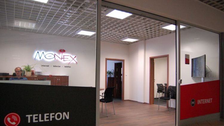 Společnost Mo-nex se přestěhovala do nových prostor, v Příbrami staví optické rozvody