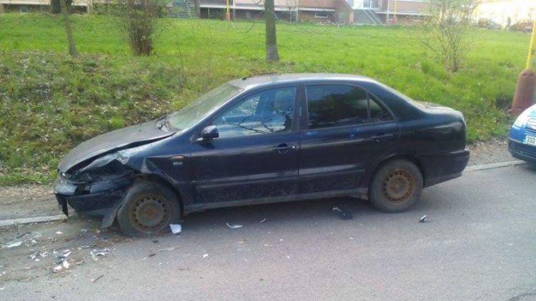 FOTO DNE: Majitel poškozeného vozu neprožije klidný zbytek neděle