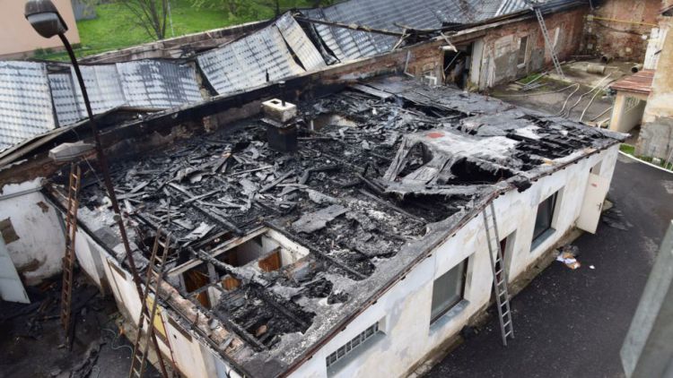 Požár v Březnici zdolali hasiči po dvou a půl hodinách