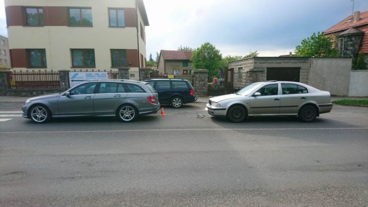 V Příbramské ulici na Dobříši havarovaly dva vozy