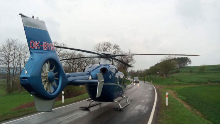 U muže na pochodu Praha – Prčice došlo k srdeční zástavě, byl transportován vrtulníkem záchranné služby