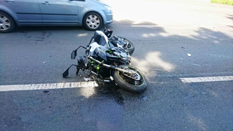 Závěr víkendu se neobešel bez dopravní nehody motocyklisty
