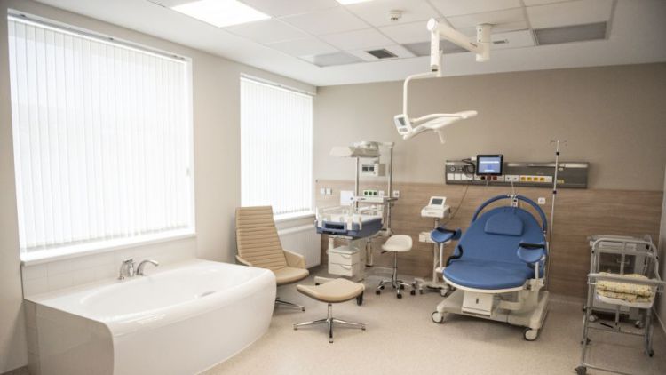 Rekonstrukce porodnice příbramské nemocnice zvýšila její kapacitu i komfort