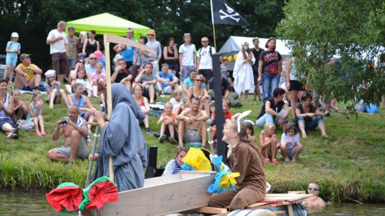 Skalecká pouť v Mníšku nabídne dnes i zítra koncerty, divadlo nebo tradiční neckyádu