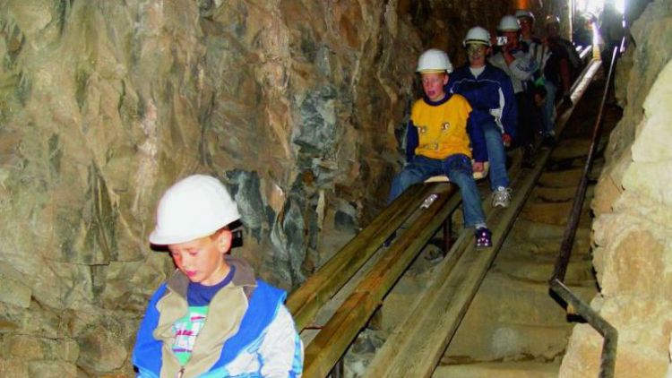 Skluzavka na dole Drkolnov je z technických důvodů uzavřena, podzemí je ale přístupné