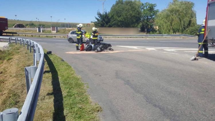 Právě teď: U Milína sražený motorkář se zraněním