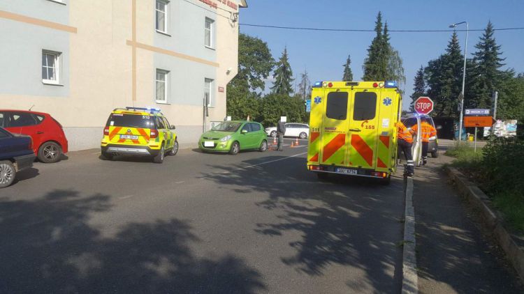 Právě teď: V Žežické ulici srazil osobní vůz chodce