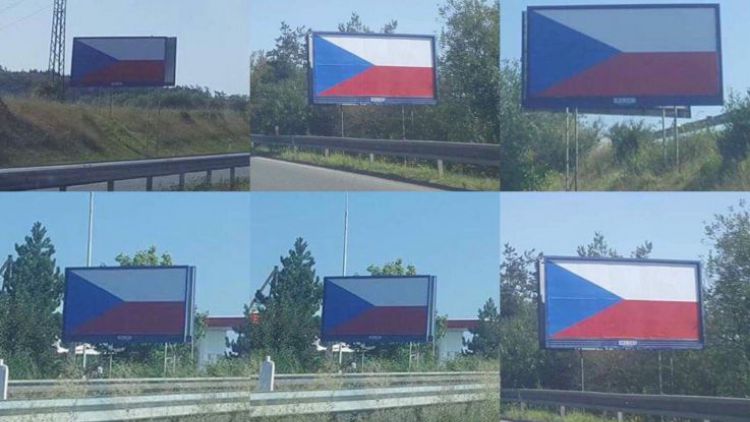 Billboardy kolem českých dálnic zaplnily české státní vlajky