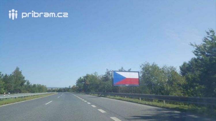 Demontáž billboardů u dálnic znamená  zvýšení bezpečnosti pro cestující