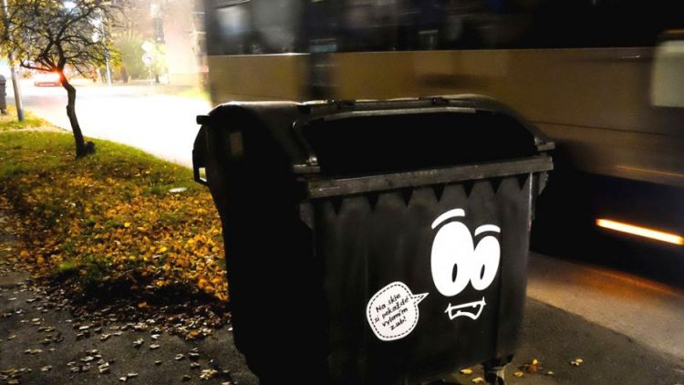 Občané mohou tento týden u barevných kontejnerů vyhrát recyklované odměny
