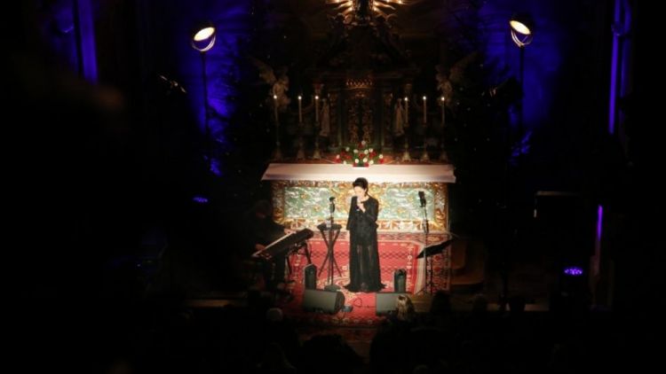 Adventní koncert Lucie Bílé v kostele v Obořišti