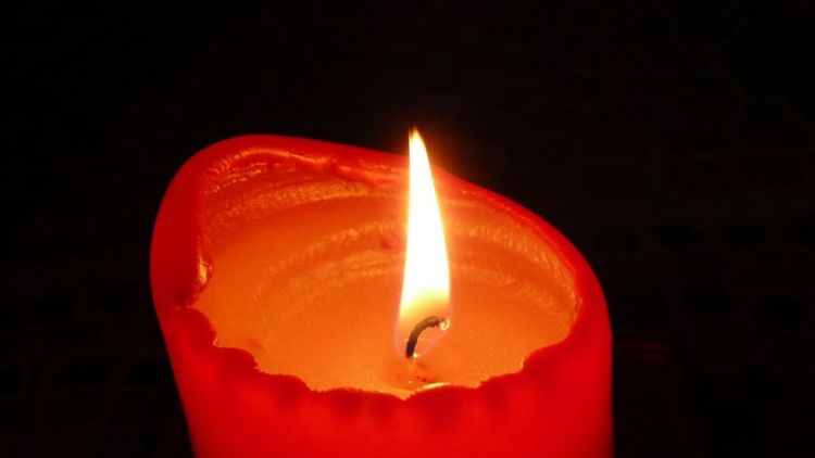 Hasiči varují: Pozor na svíčky na adventním věnci
