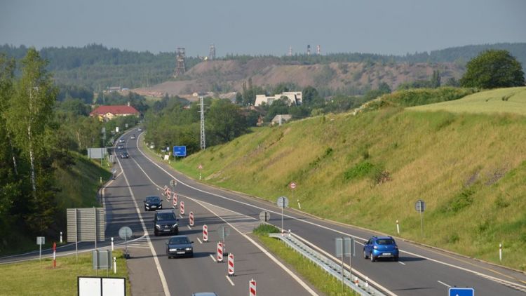Dokončený úsek dálnice D4 u Příbrami je jedním ze sedmnácti projektů, které Ředitelství silnic a dálnic stihlo v letošním roce realizovat