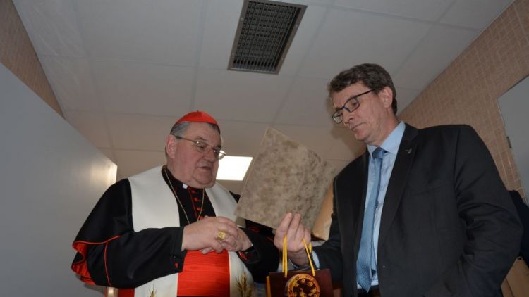Kardinál Duka navštívil příbramskou nemocnici, požehnal lůžka pro paliativní péči