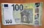 Policie varuje před falešnými stokorunovými eurobankovkami