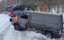 Sníh komplikuje dopravu. U Nečíně bourala řidička do stromu