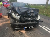Nehoda tří osobních automobilů omezuje provoz mezi Kosovou Horou a Vojkovem