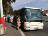 Autobusem zdarma a legálně? Senioři a žáci základních a středních škol mohou