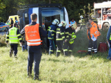 Cvičení záchranných složek: Na Příbramsku havaroval autobus s vězni, dva utekli