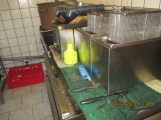 Nepořádek a prošlé potraviny: Hygienici opět navštívili Hospůdku U Chocholouška