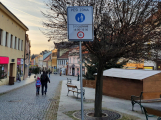 Výsuvné sloupky zamezí vjezdu vozidel do Pražské ulice