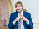 Nemocnice jsou na koronavirus připraveny, zatím v Česku není, řekl Adam Vojtěch