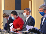 OSVČ postižené opatřeními dostanou jednorázově 25.000 Kč