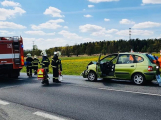 Nehoda dvou vozidel zastavila provoz na Strakonické, jeden z řidičů ujel