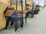 Nastává největší vlna uvolňování omezení, částečně otevřou i restaurace