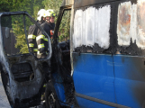 Hasiči vyjížděli k požáru dodávky do Obořiště, před příjezdem zcela shořela