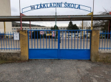Začínají prázdniny, zvýšené ošetřovné kvůli koronaviru končí