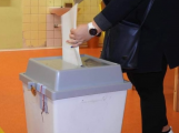 Volby do Sněmovny se budou konat 8. a 9. října, rozhodl Zeman