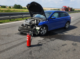 Nehoda dvou aut uzavřela dálnici D4 u Dubence