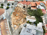 Lidé v Příbrami kritizují bourání historických domů na Václavském náměstí
