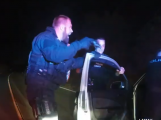 Muž bez řidičáku v kradeném autě ujížděl policii 200 kilometrovou rychlostí