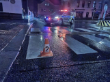 Policisté hledají svědky nehody, při které srazil řidič chodkyni na přechodu v Příbrami