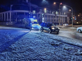 Po poruše semaforů srazil řidič Opelu dívku na přechodu, utrpěla lehké zranění