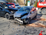 Dopravu v Žežické ulici komplikuje nehoda dvou aut, policii přivolalo nouzové volání eCall