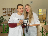 Studentky březnické odborné školy se aktivně zapojily do veřejné sbírky na pomoc zrakově postiženým lidem