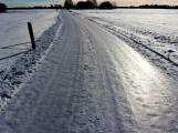 Česko v pátek zasype sníh, meteorologové varují před komplikacemi v dopravě