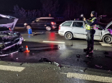 Na příjezdu do Příbrami se při nehodě dvou aut zranili čtyři lidé