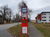 Několik tisíc označníků na autobusových zastávkách po celém kraji bude zářit novotou