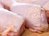 SZÚ: Oplachujete kuřecí maso? Nesprávná manipulace vás může ohrozit na životě