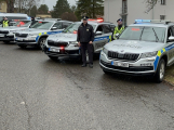 Video: Policie uctila oběti trestných činů tichem a majáky