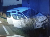 V Rejkovicích usnula řidička za volantem a havarovala do domu