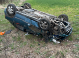 Při nehodě dvou aut u Dobříše se zranily čtyři osoby
